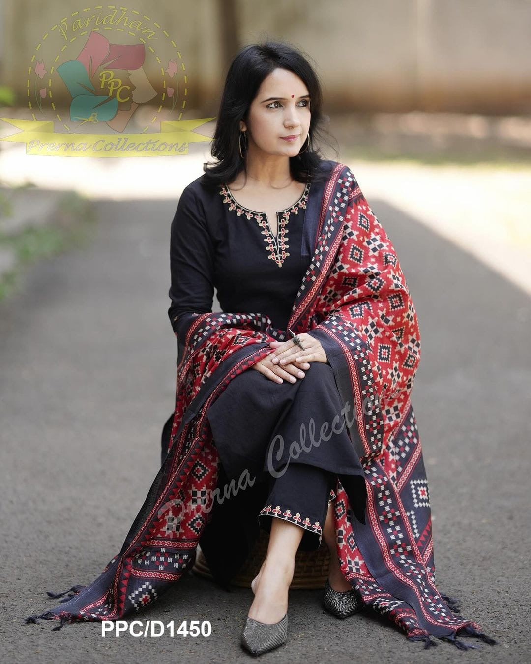 CLASSY HANDLOOM EMBROIDERY SET WITH PATOLA KHADI SILK DUPATTA