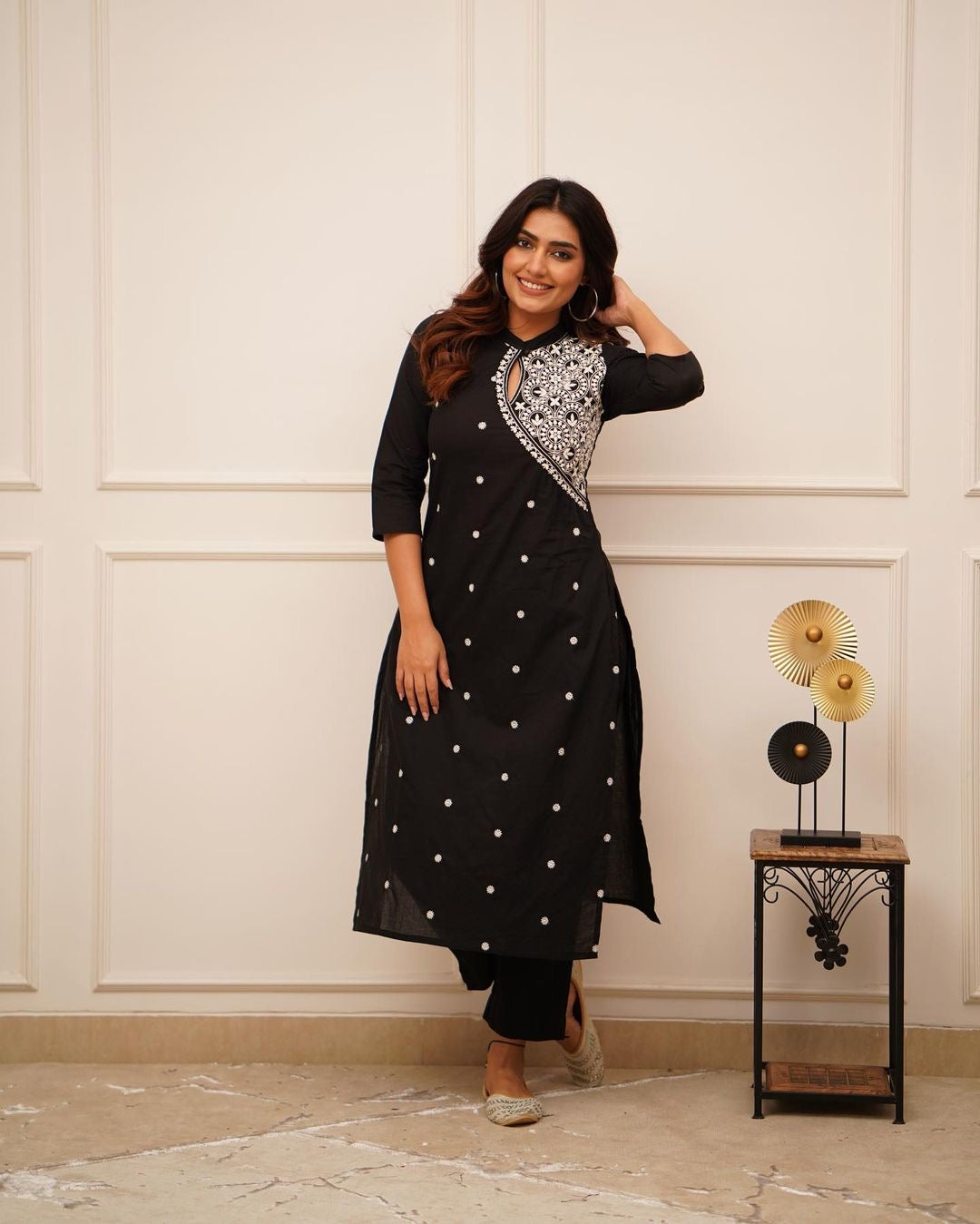 Classy Kurti Pant With Embroidery Details