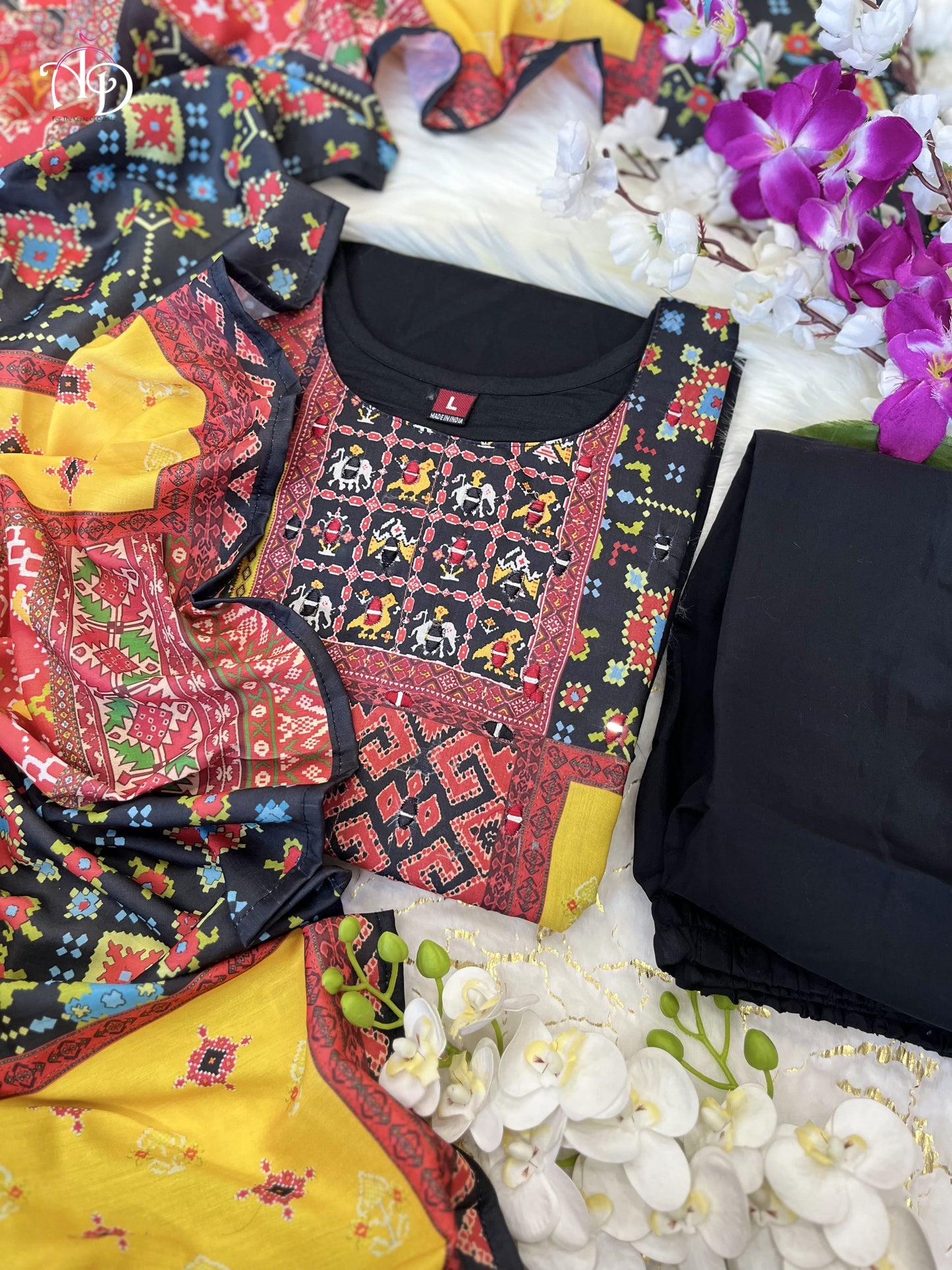 BEAUTIFUL AJRAKH SUIT SET