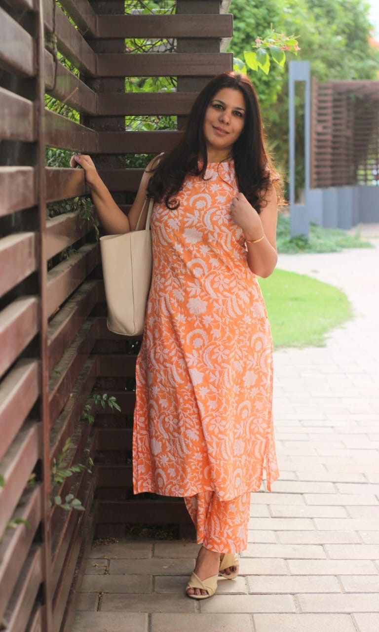 Beautiful Flowers Print kurti with Pant