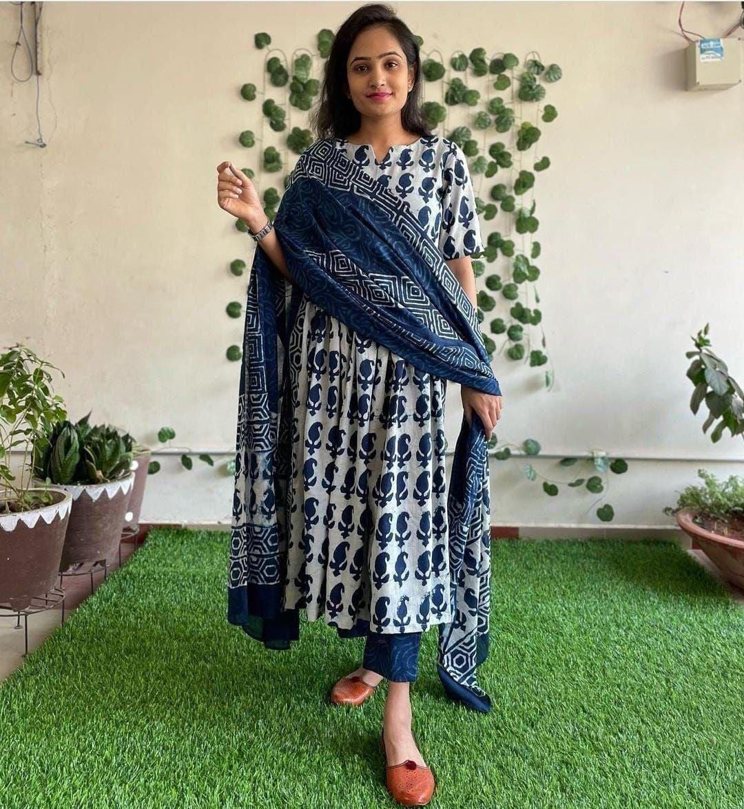 beautiful printed Long slit Cotton kurta pant and dupatta