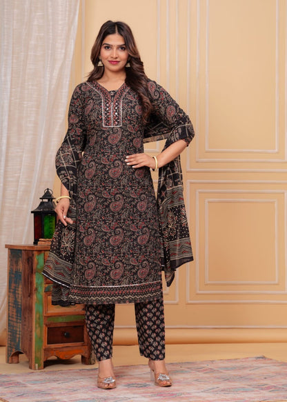 Beautiful Straight Pattern Kurti with Beautiful Hand Work on Neck 
& Hand Threads Work