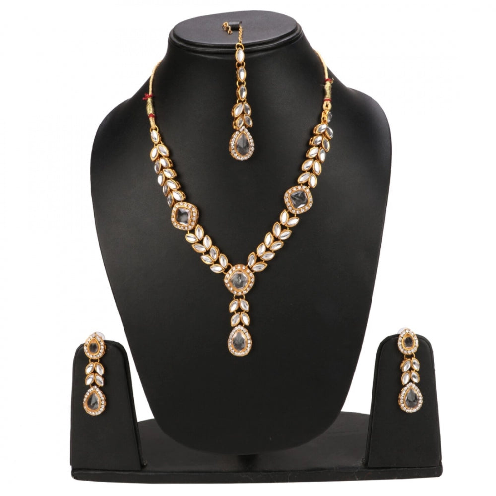 Traditional Kundan Necklace Set with Earrings and Maang Tikka