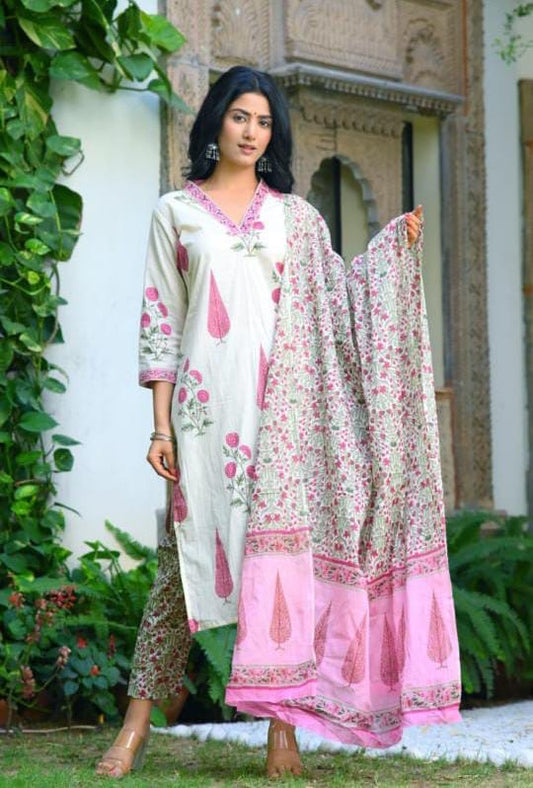 Beautiful Flower Print Kurti Pant & Cotton Malmal Dupatta