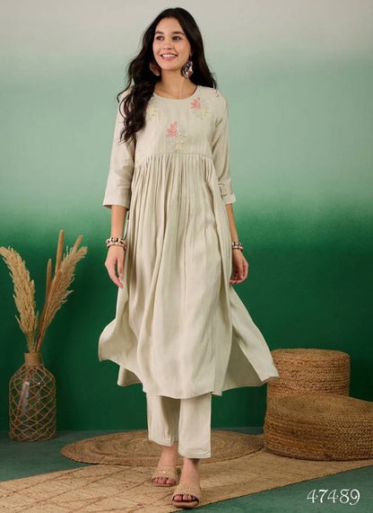 Masleen Embroidered Kurti With Bottom