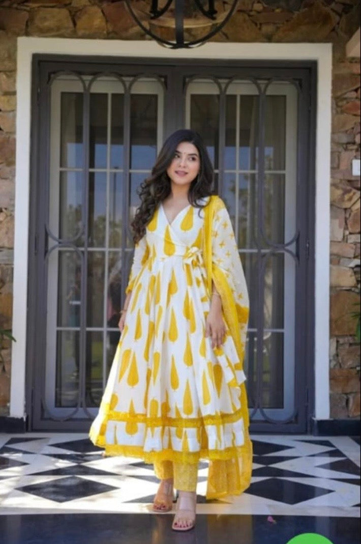 Anarkali Kurta Set with New Style in Saganeri Print