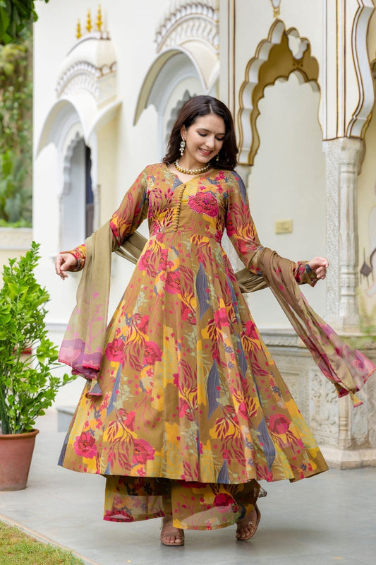 Beautiful Chin-on Dress Paired Palazzo & Dupatta