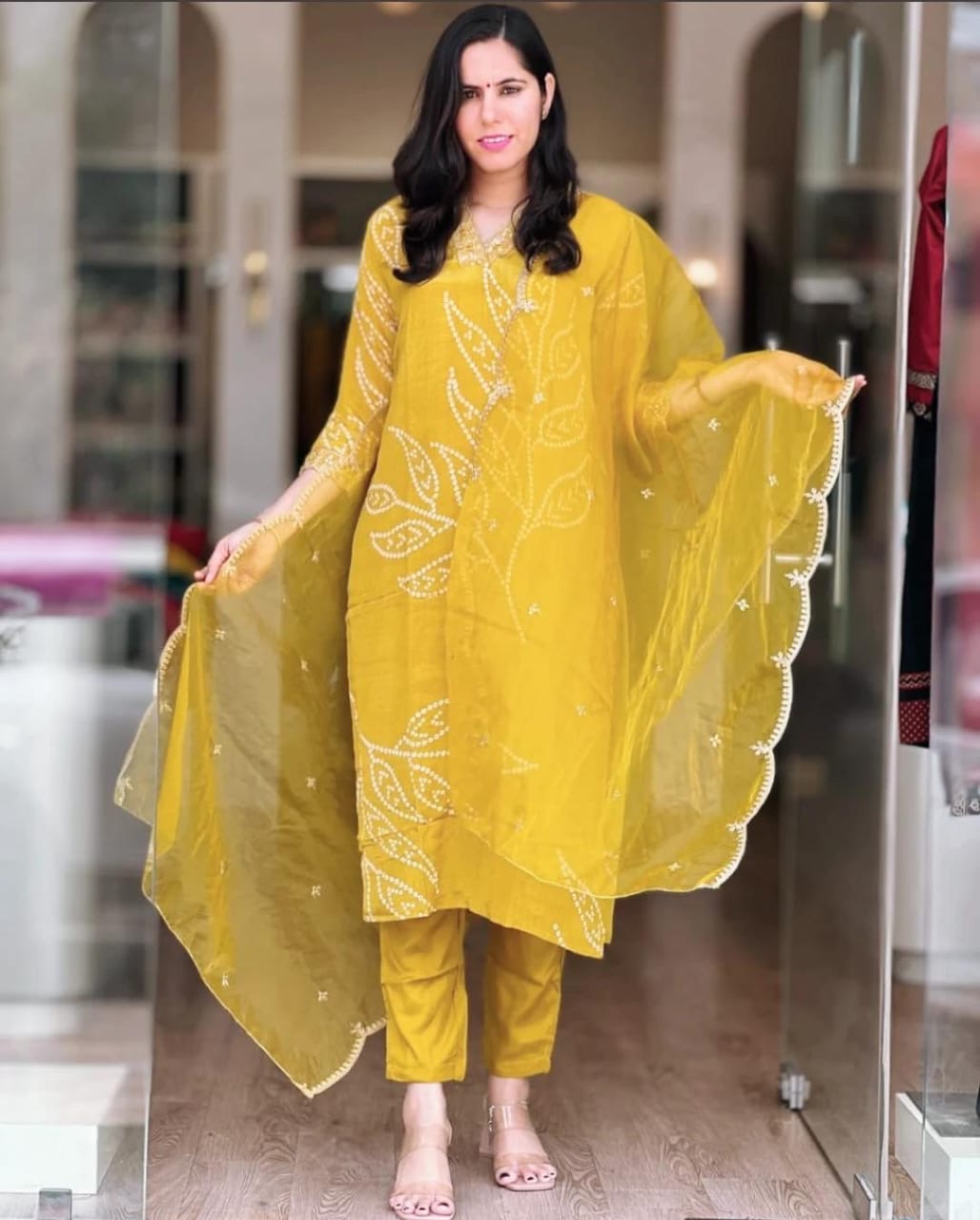 Bandej Suit With Organza Dupatta Set