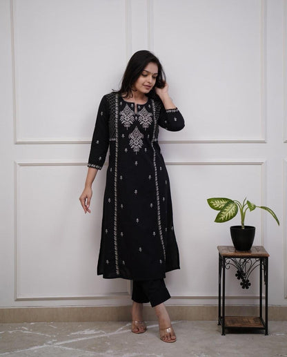 Hand Embroidery & Zari Weaving Suit Set