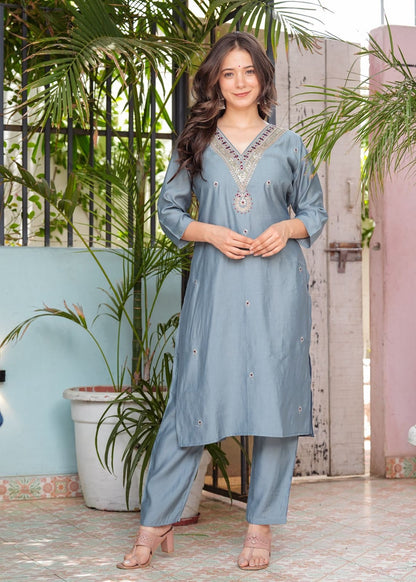 Beautiful Roman Model Silk Kurti Set