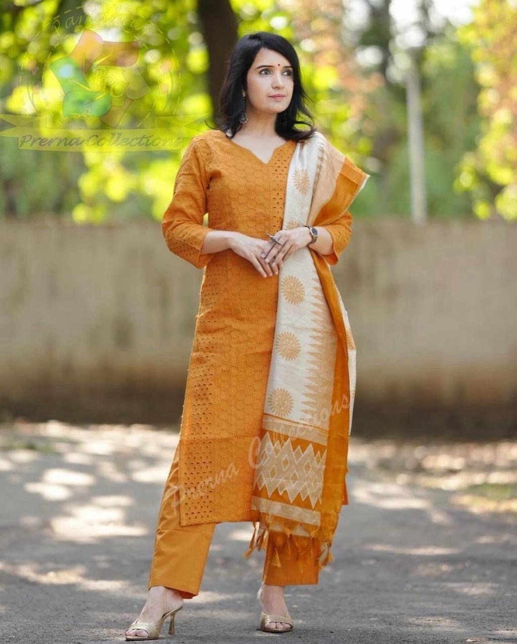 SCHIFFLI EMBROIDERY KURTI IN CLASSIC COLOUR WITH HANDLOOM KHADI SILK DUPATTA