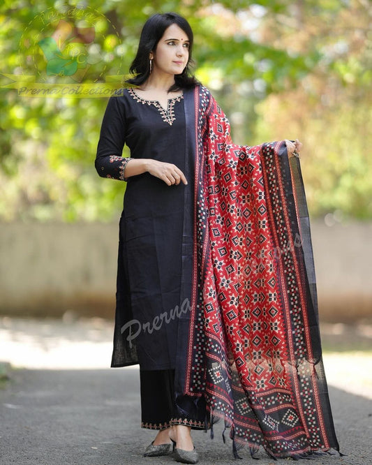 CLASSY HANDLOOM EMBROIDERY SET WITH PATOLA KHADI SILK DUPATTA