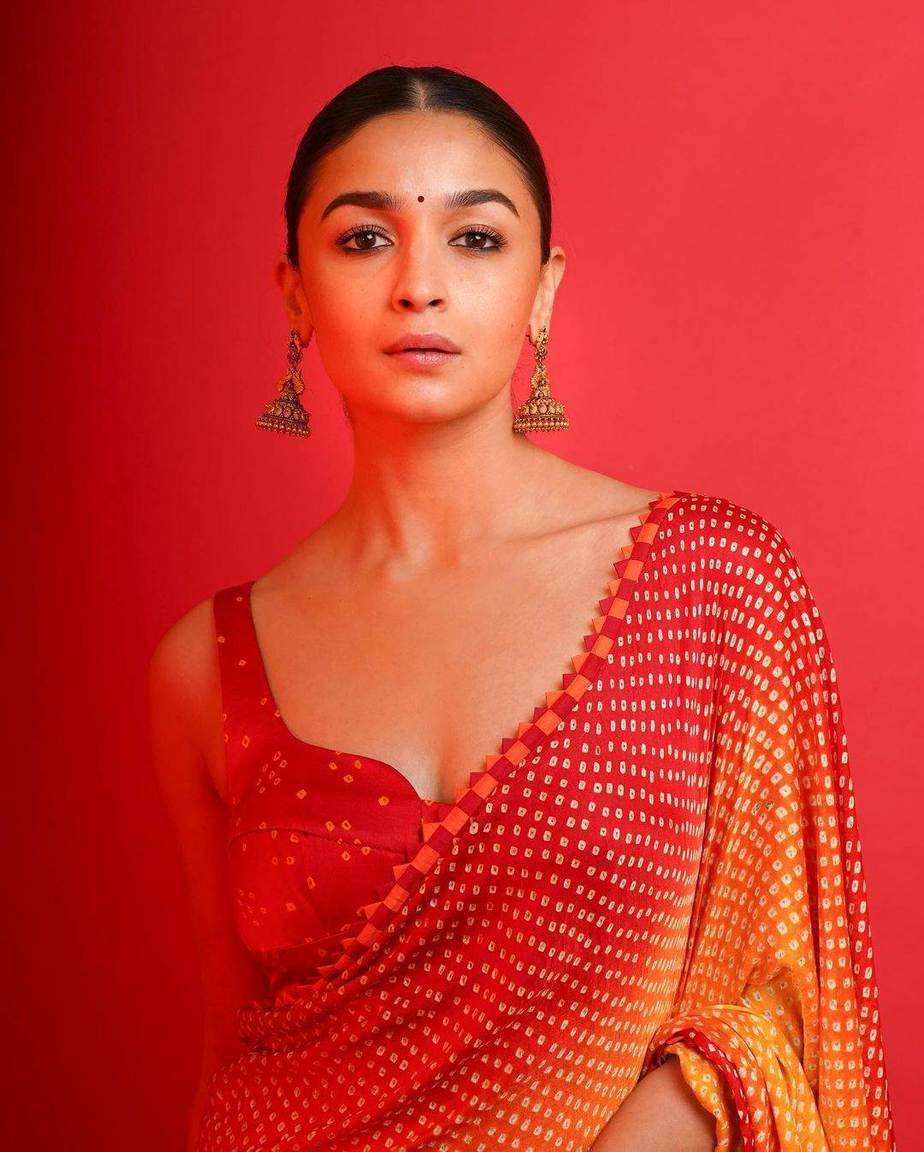 Alia Bhatt Bollywood Style Satin Silk With Digital Print Saree