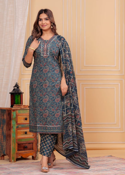 Beautiful Straight Pattern Kurti with Beautiful Hand Work on Neck 
& Hand Threads Work