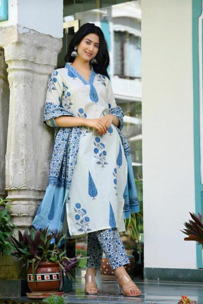 Beautiful Flower Print Kurti Pant & Cotton Malmal Dupatta