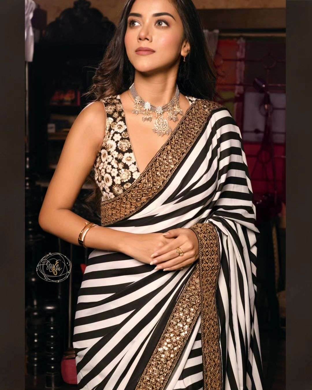 PARTY WEAR SPECIAL GEORGETTE WITH SEQUENCE WORK BORDER BLACK &amp; WHITE COLOUR SAREE